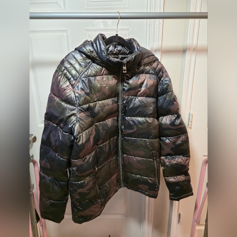 Guess Men's Puffer Jacket - Black and Green